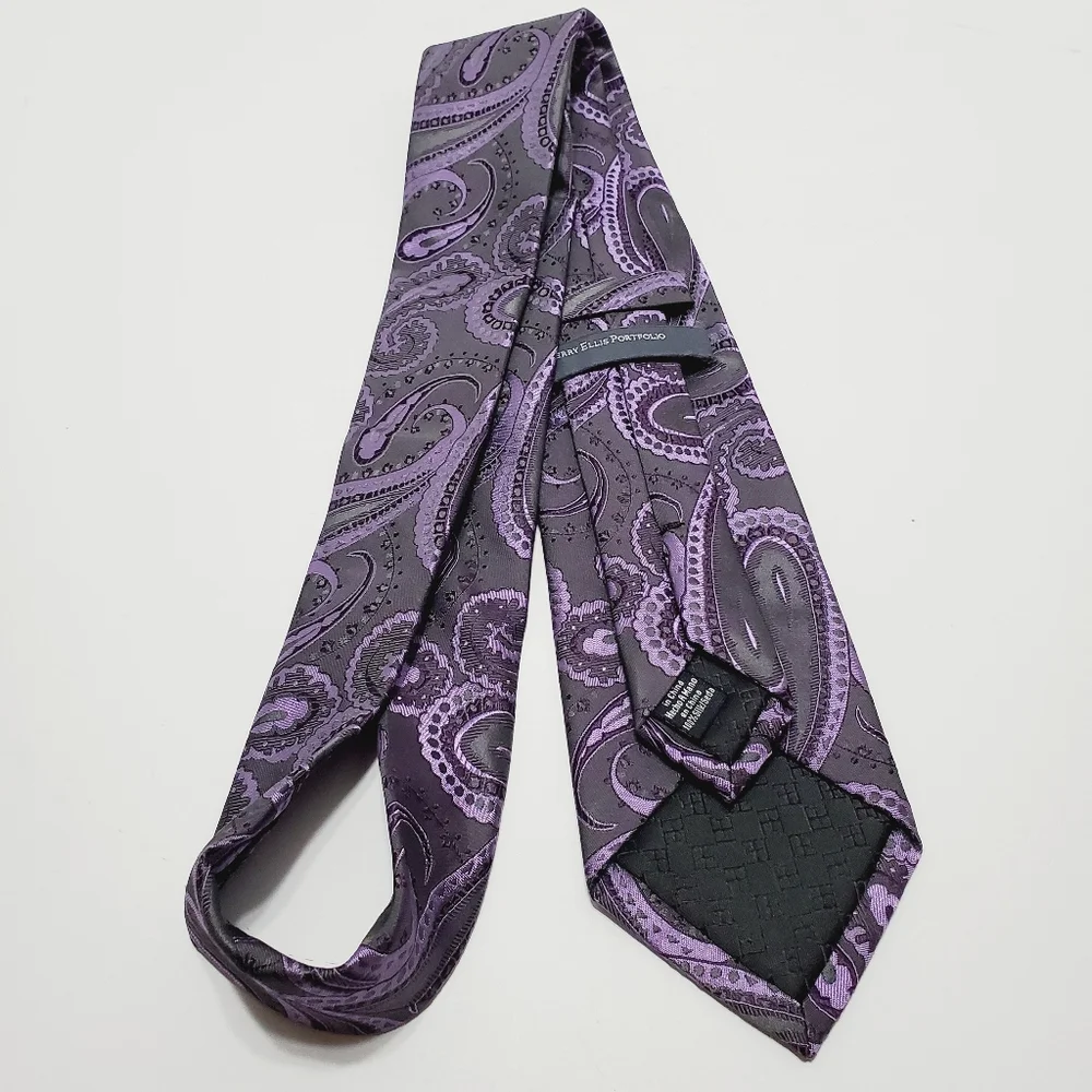 Perry Ellis Portfolio Purple Paisley Pattern Men's Silk Neck Tie Jacquard - Picture 5 of 5